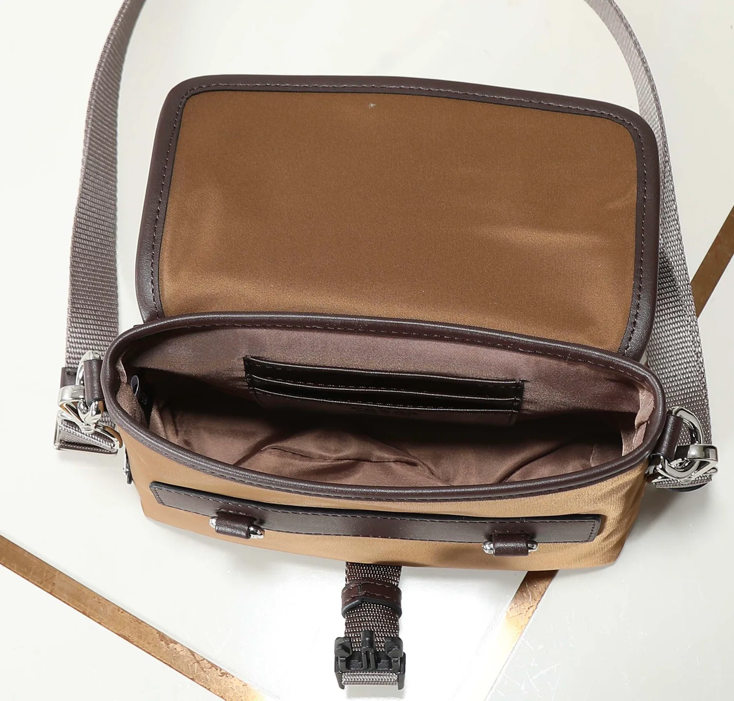 Сумки На Ремне Женские Prada 12757363