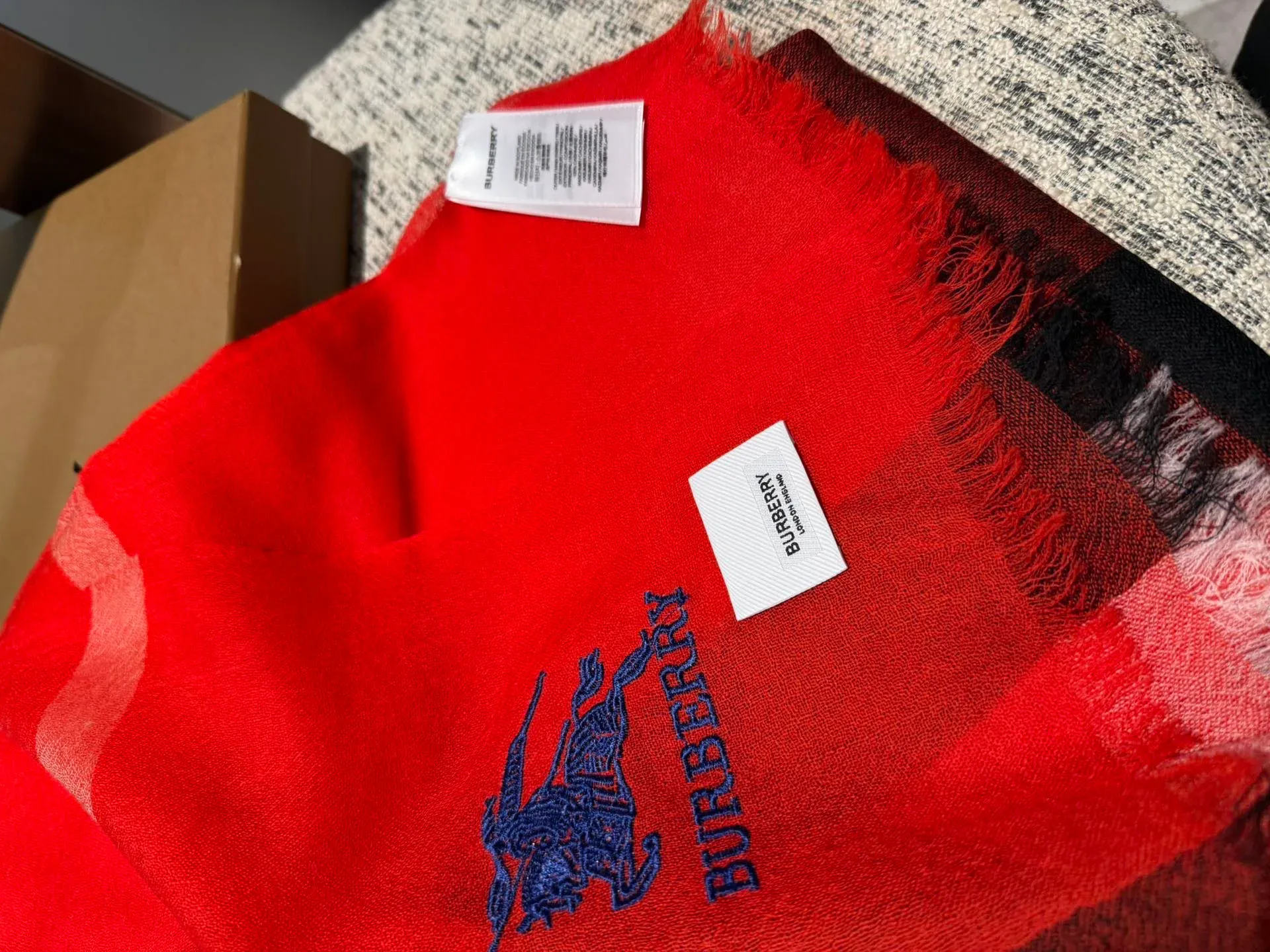 Шарфы Burberry 538422