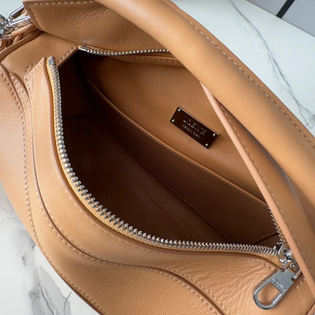 Классические Сумки Женские Loewe 17270394
