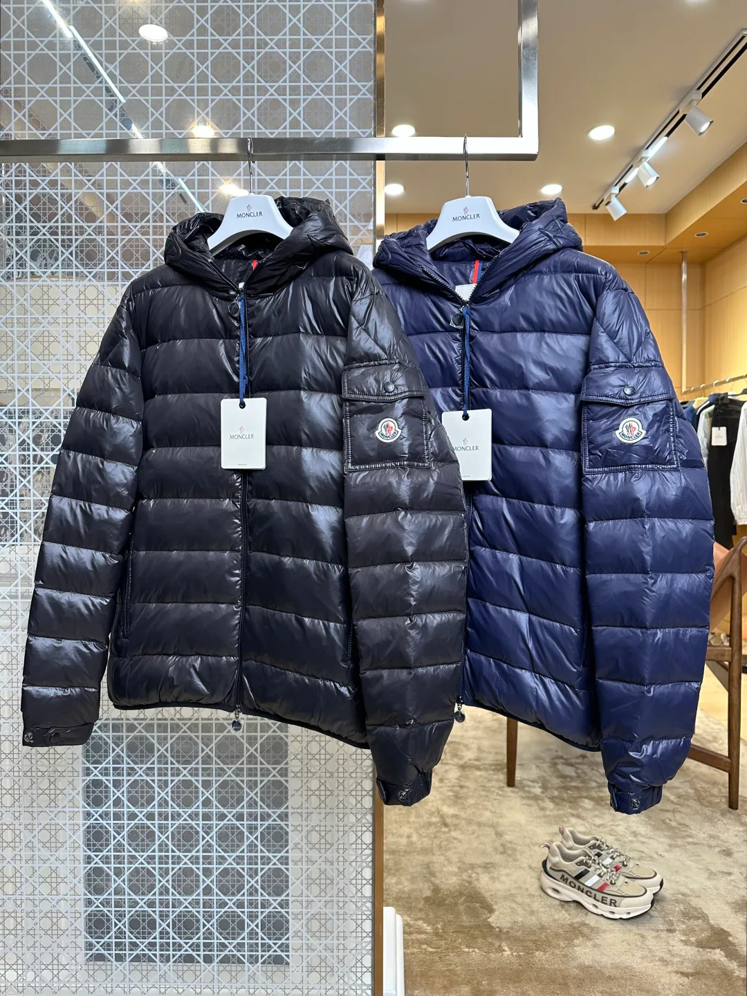 Куртки И Пуховики Мужские Moncler 18209649