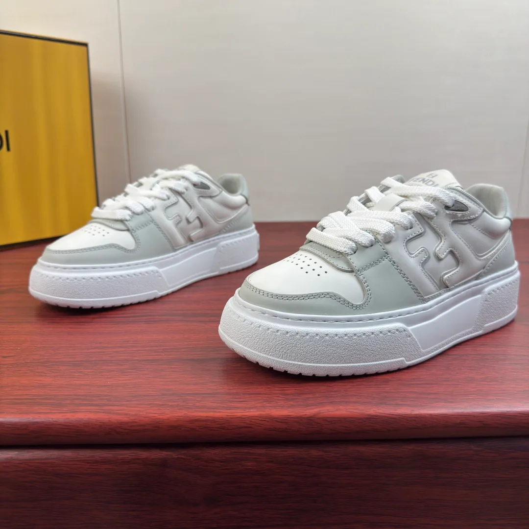Кроссовки Женские Fendi 18876387