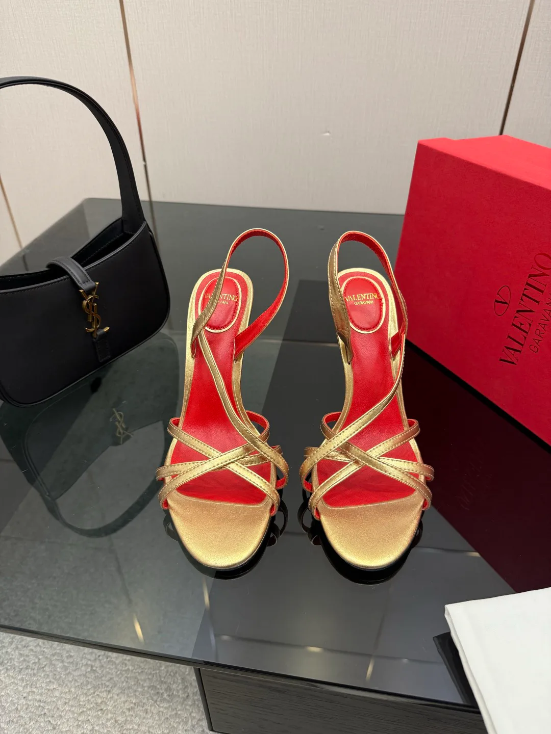 Босоножки Женские Valentino 5052060