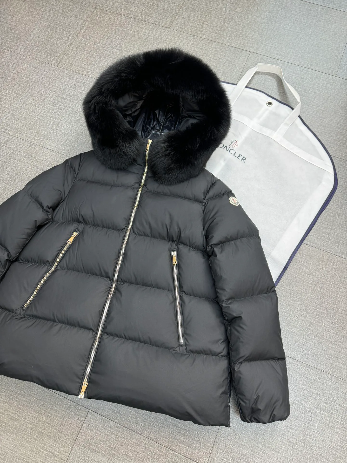 Куртки И Пуховики Женские Moncler 18130015