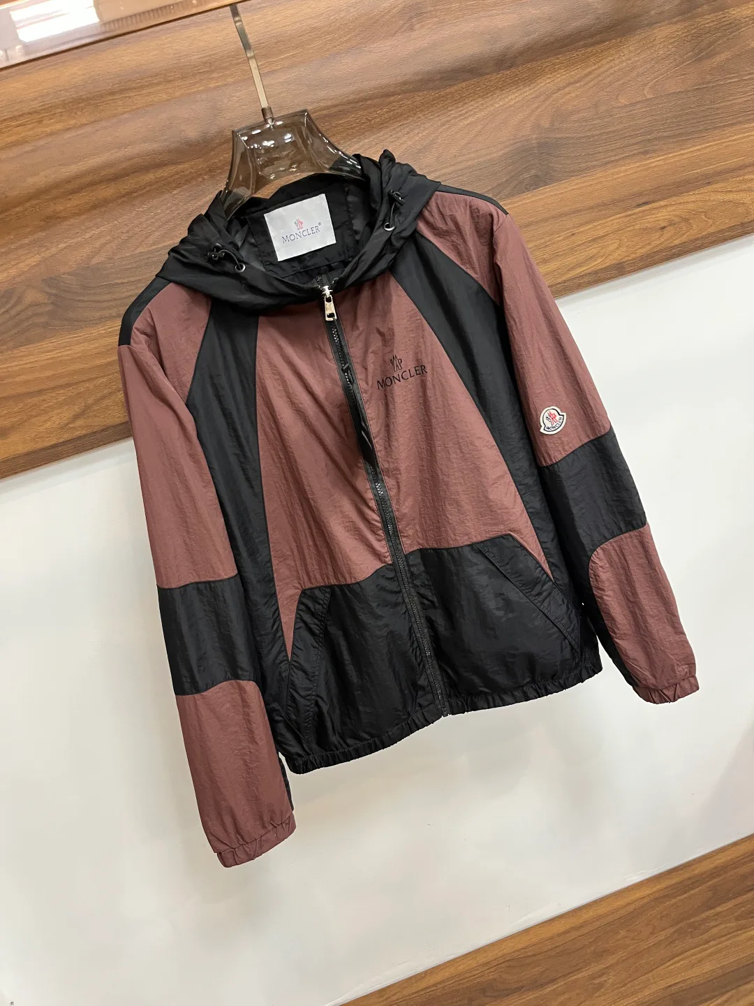 Куртки И Пуховики Мужские Moncler 11000527