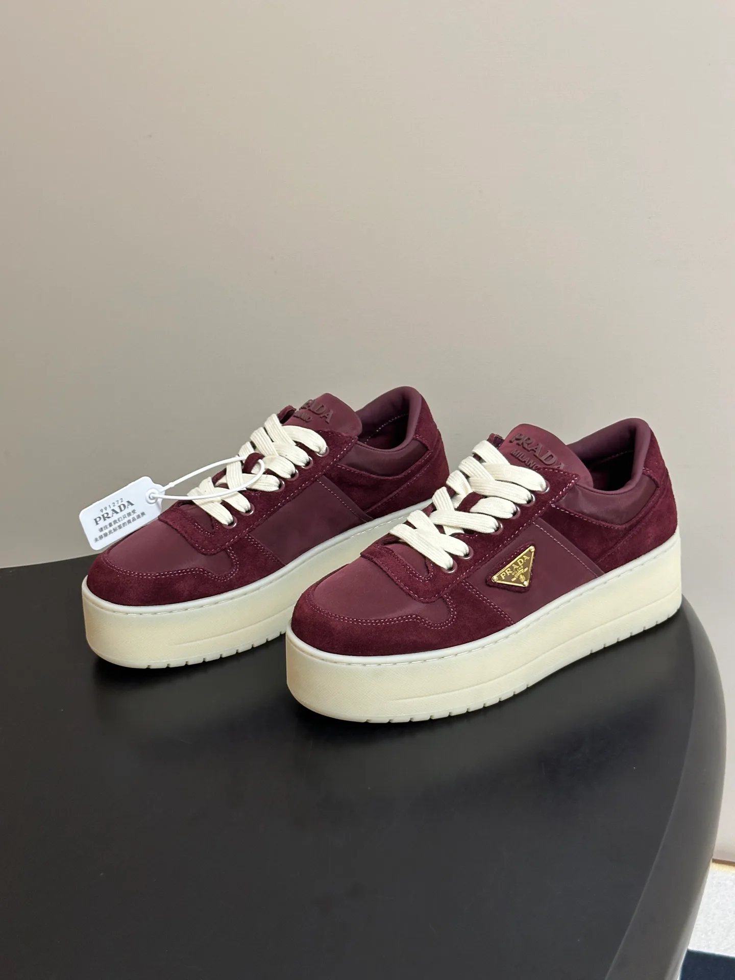 Кроссовки Женские Prada 18041556