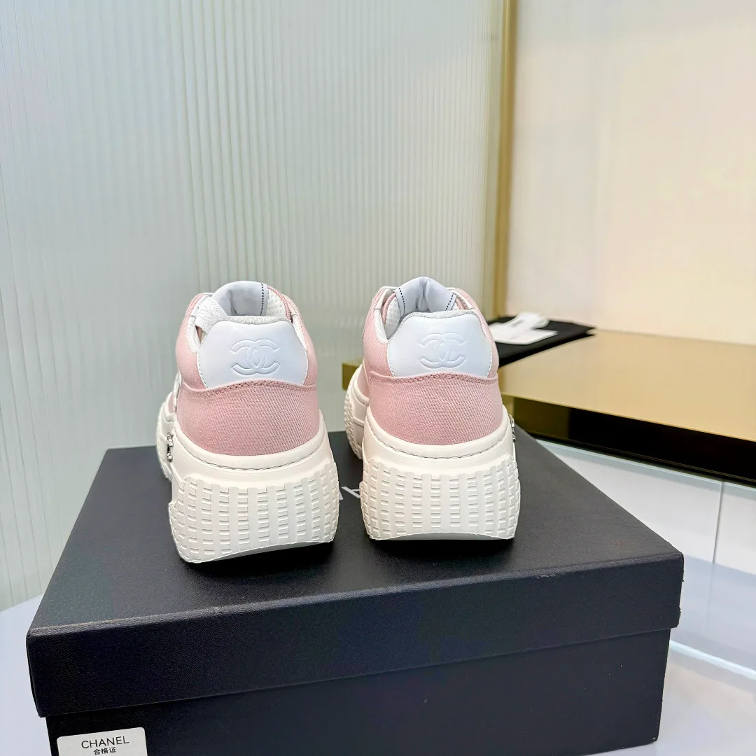 Кроссовки Женские Chanel 11396569