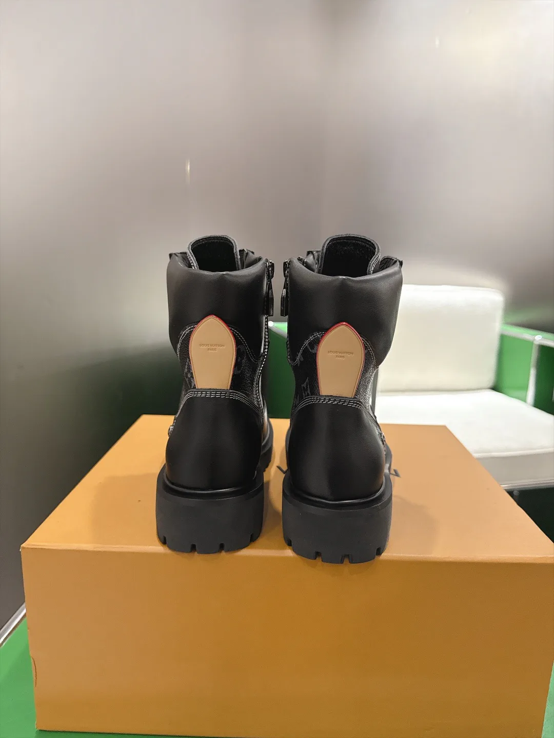 Ботинки Женские Louis Vuitton 18286123