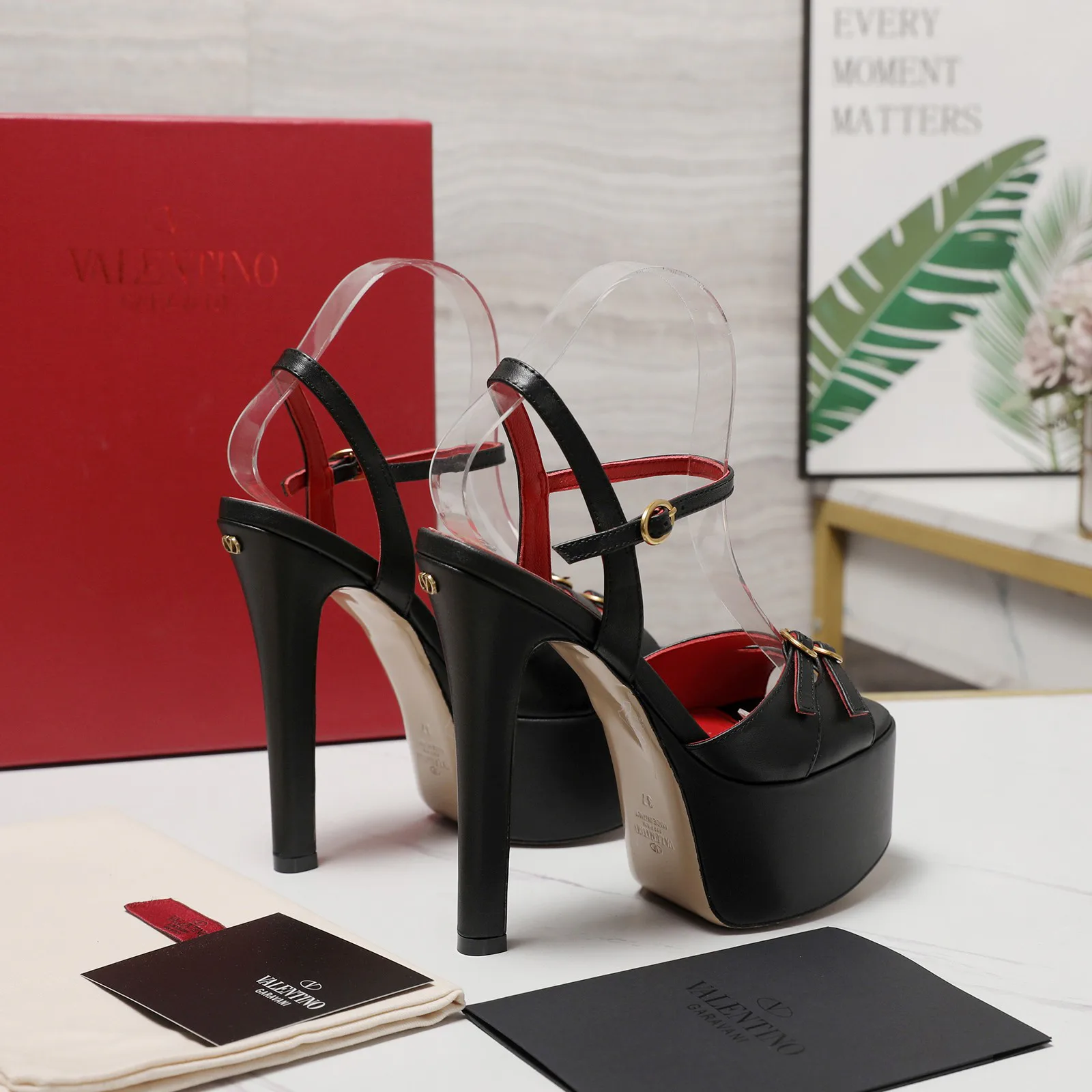 Босоножки Женские Valentino 13542417