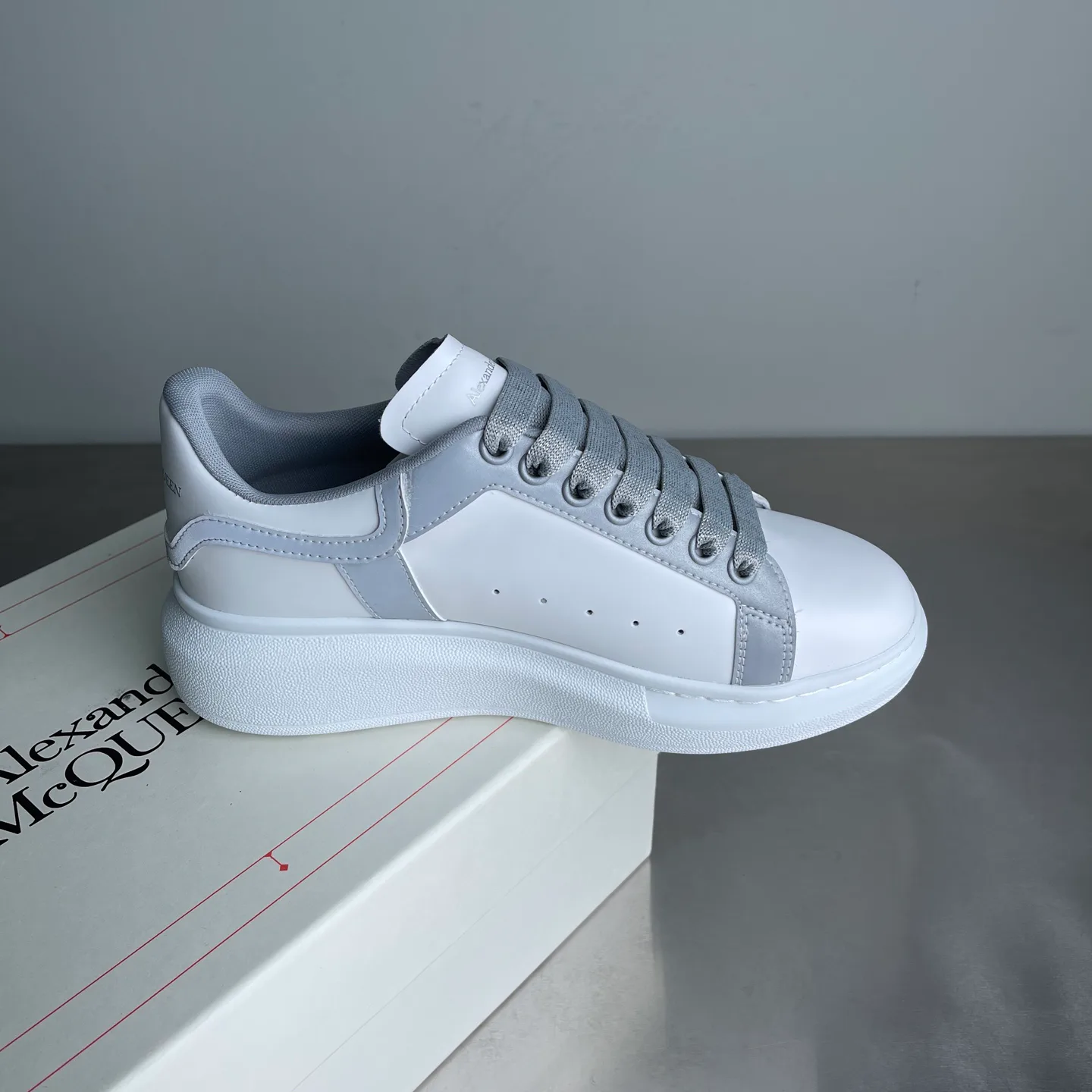 Кроссовки Женские Alexander Mcqueen 5058363