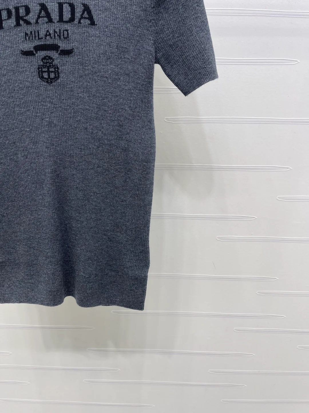 Топы Женские Prada 11748390