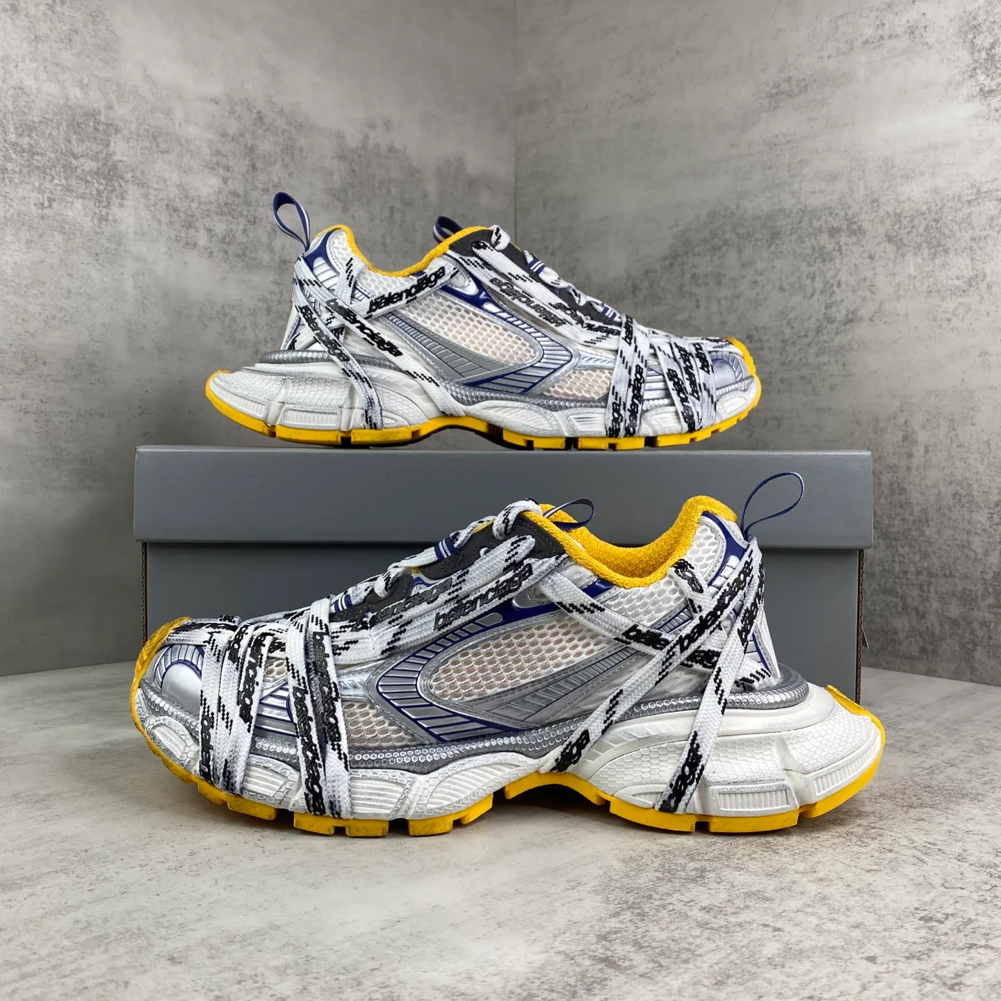 Кроссовки Женские Balenciaga 11216172