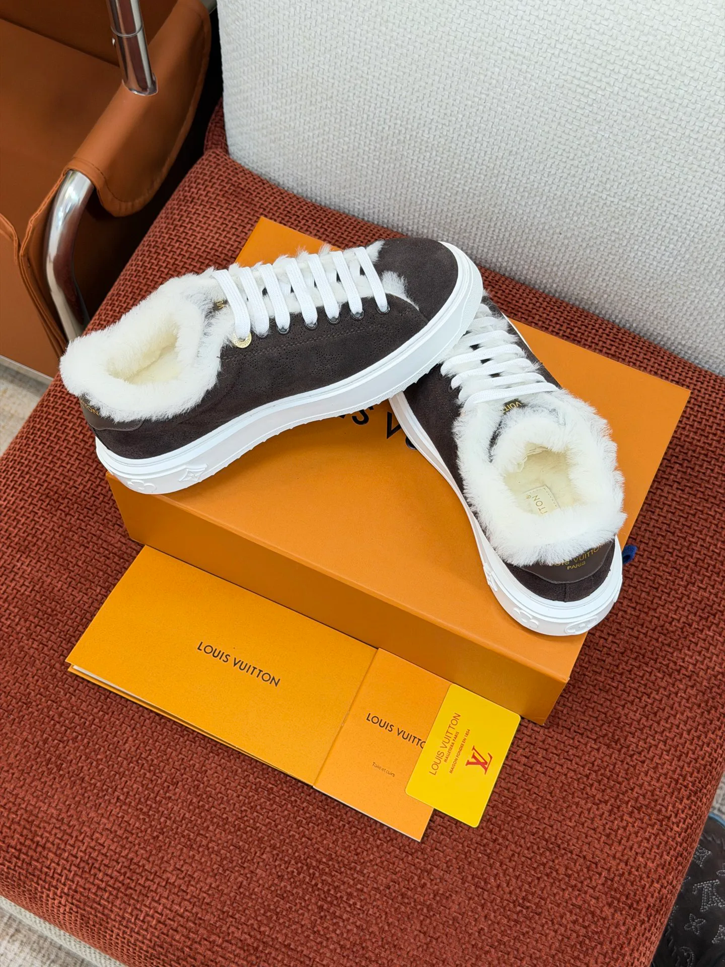Кроссовки Женские Louis Vuitton 19585454