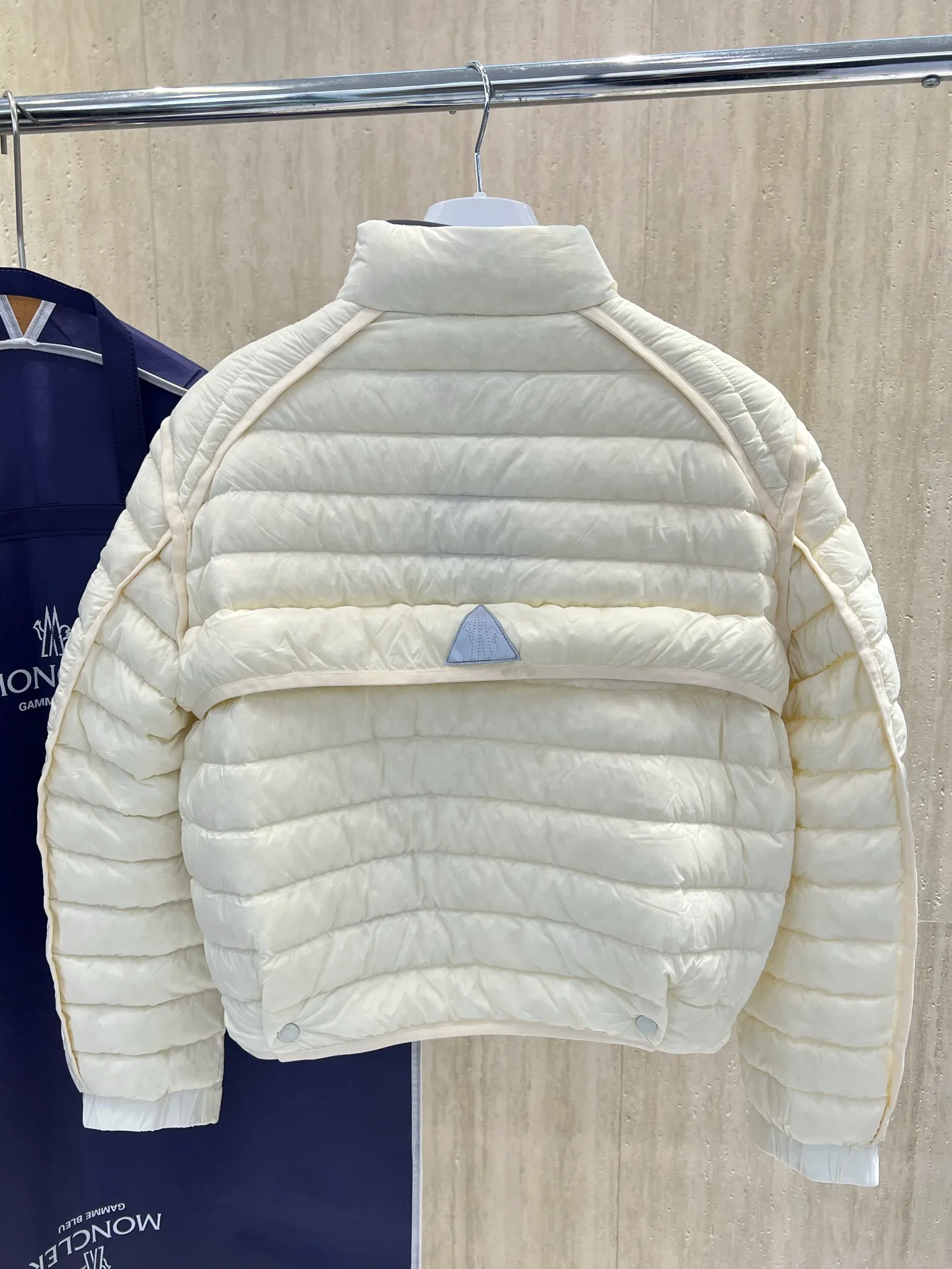Куртки И Пуховики Мужские Moncler 18231665