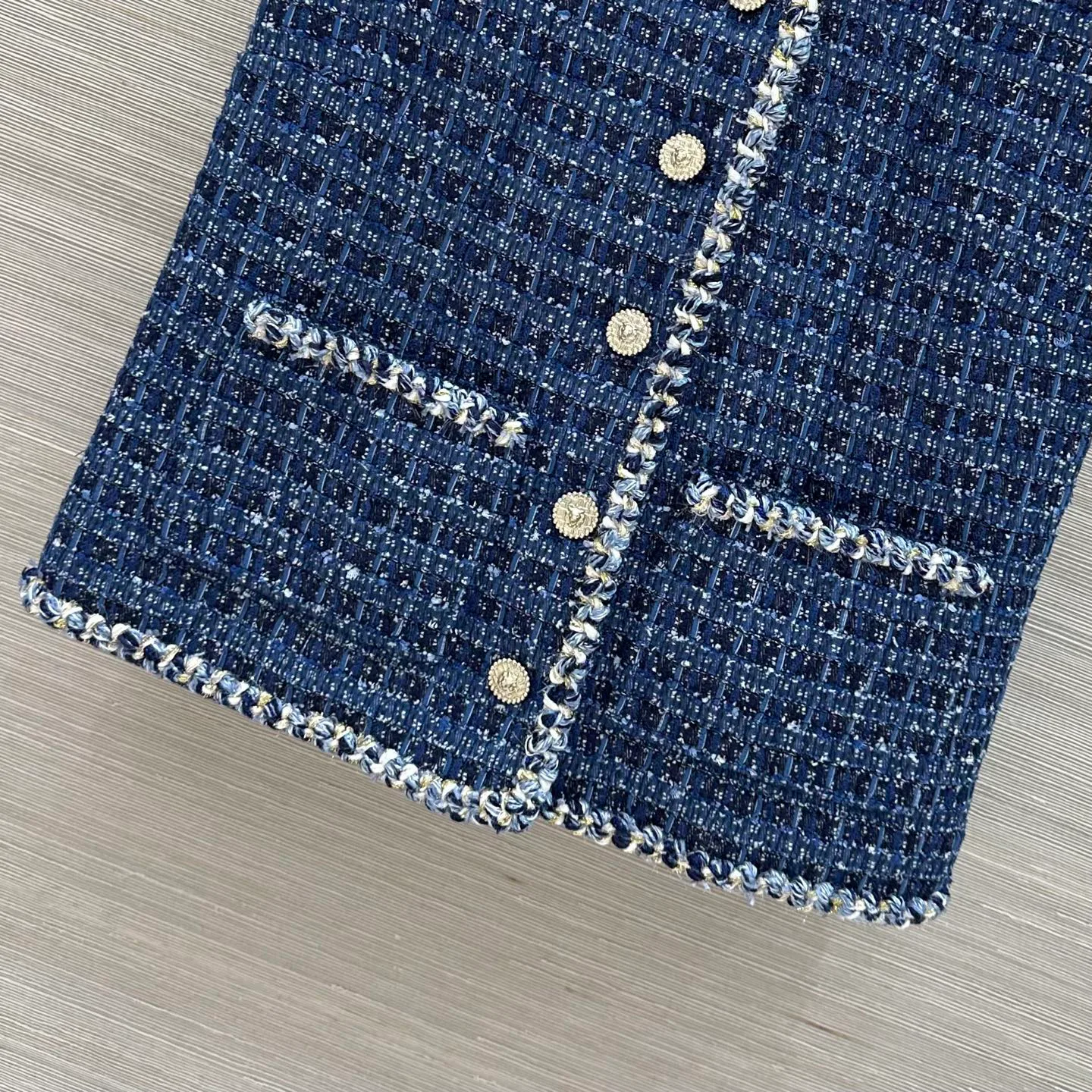 Жилеты Женские Chanel 18027441