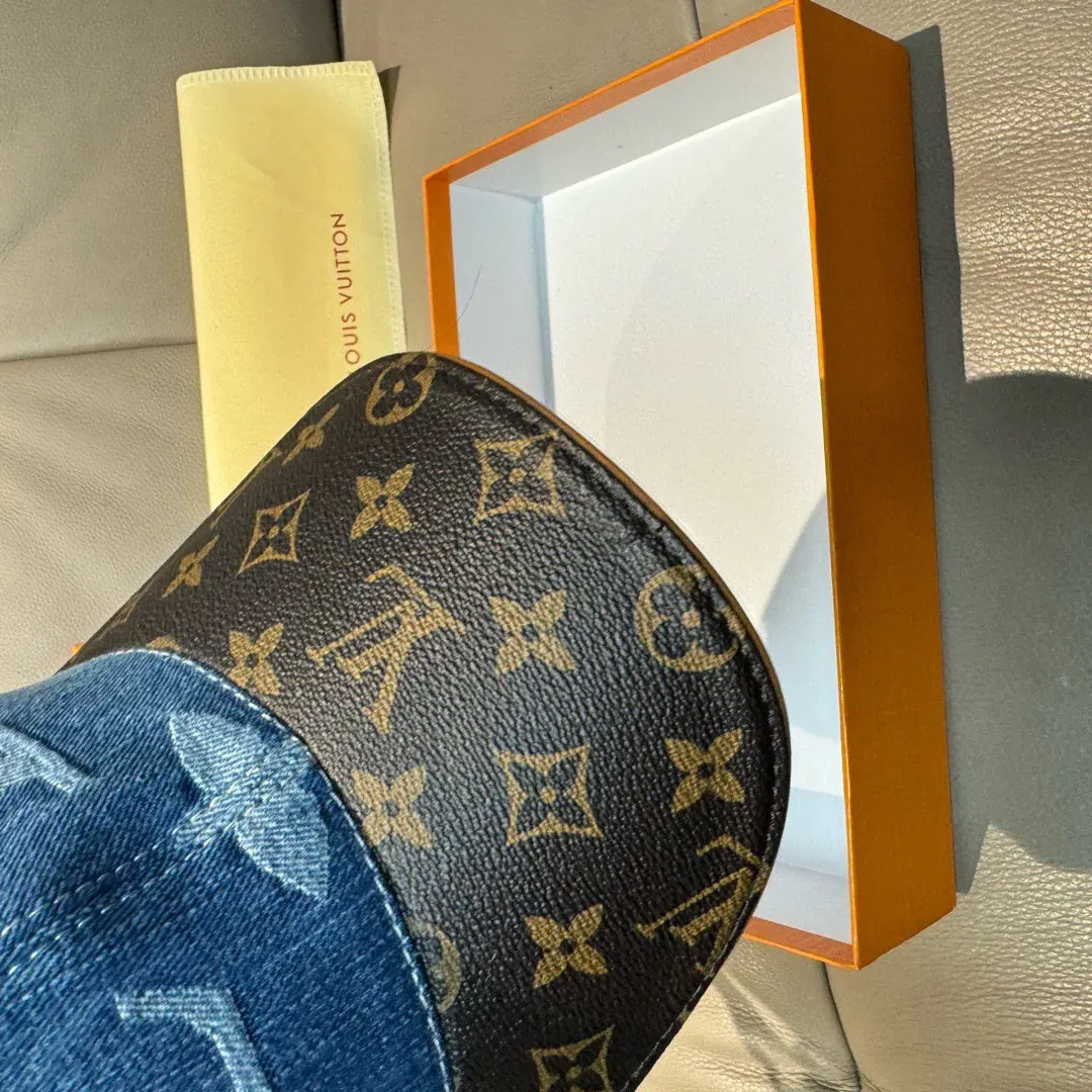 Головные Уборы Louis Vuitton 4549982