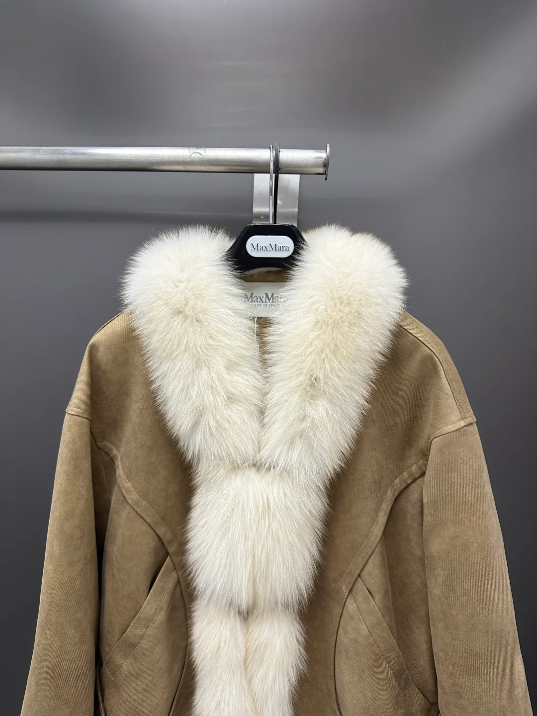 Куртки И Пуховики Женские Max Mara 18702439