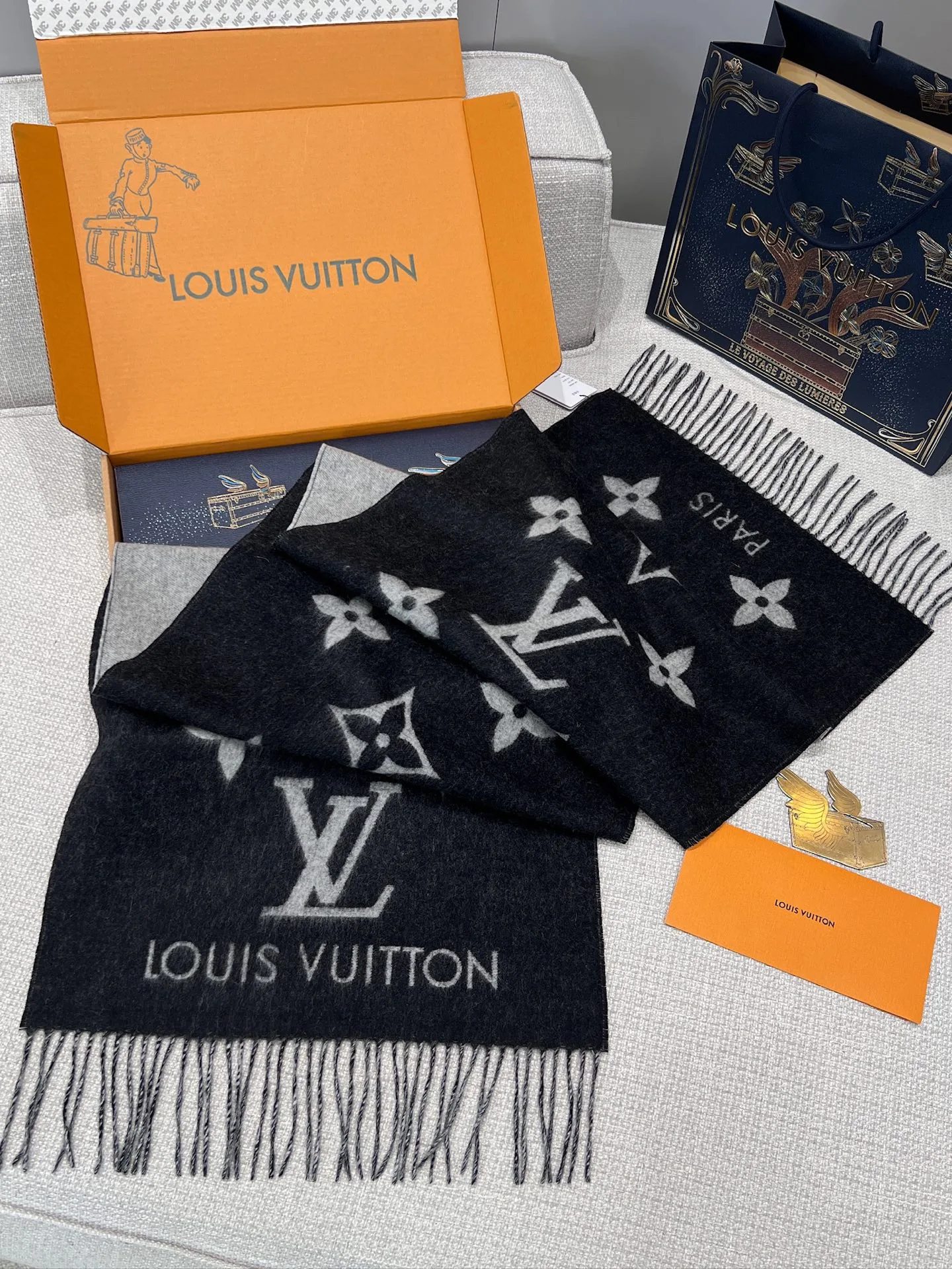 Шарфы Louis Vuitton 18210427