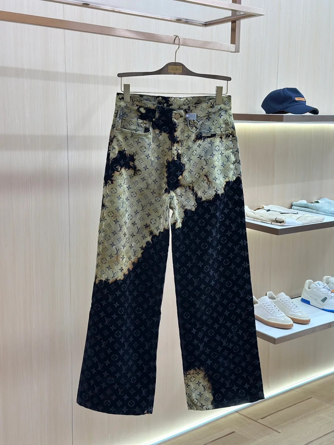 Джинсы Мужские Louis Vuitton 18599308
