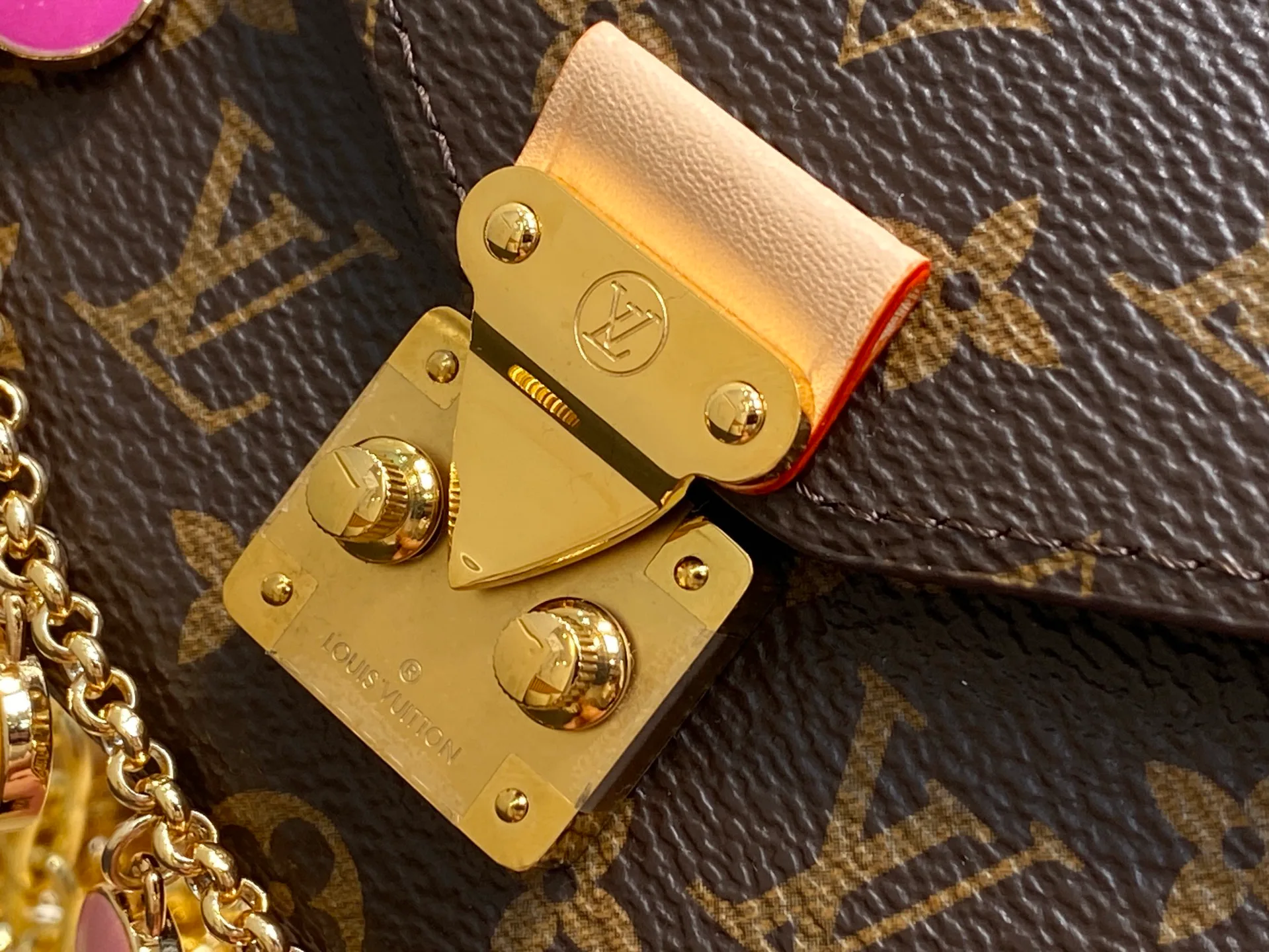 Поясные Сумки Женские Louis Vuitton 14776077