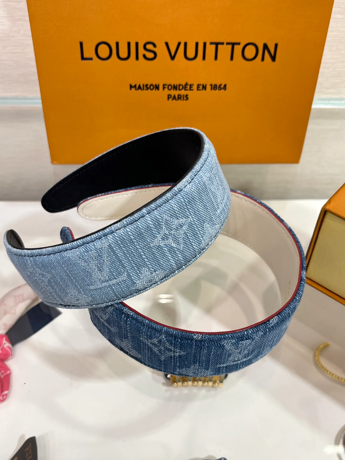 Головные Уборы Louis Vuitton 1703391