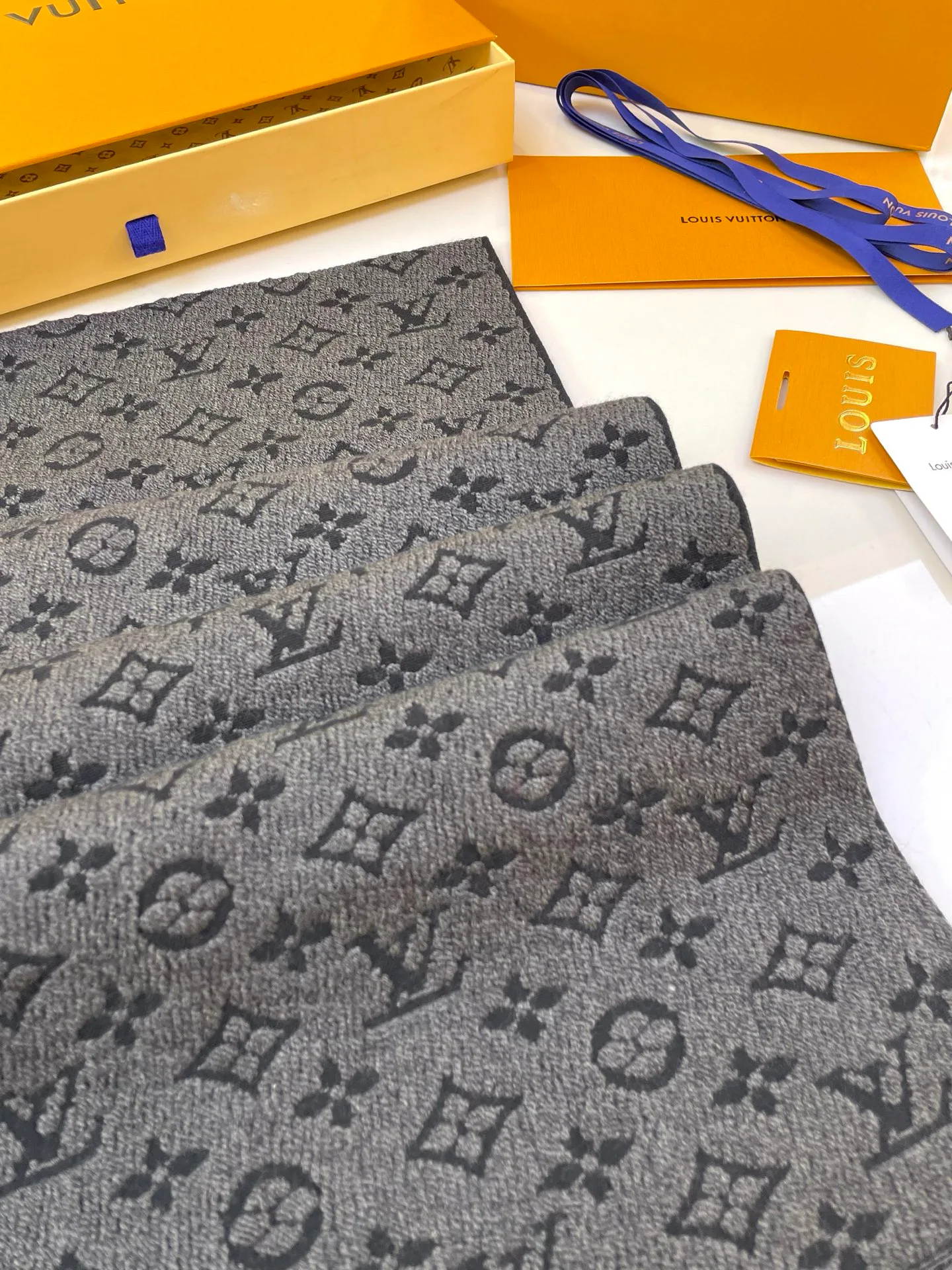 Шарфы Louis Vuitton 1981465