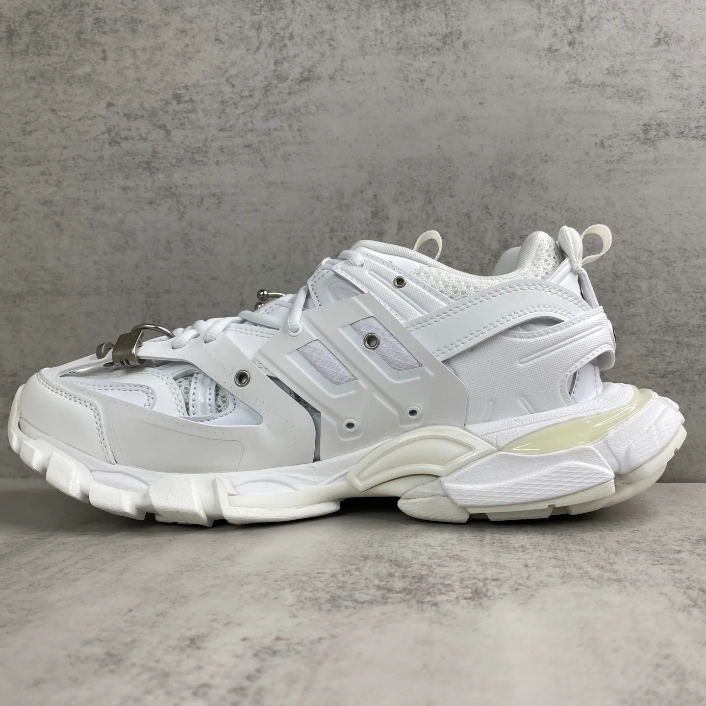 Кроссовки Женские Balenciaga 18743880