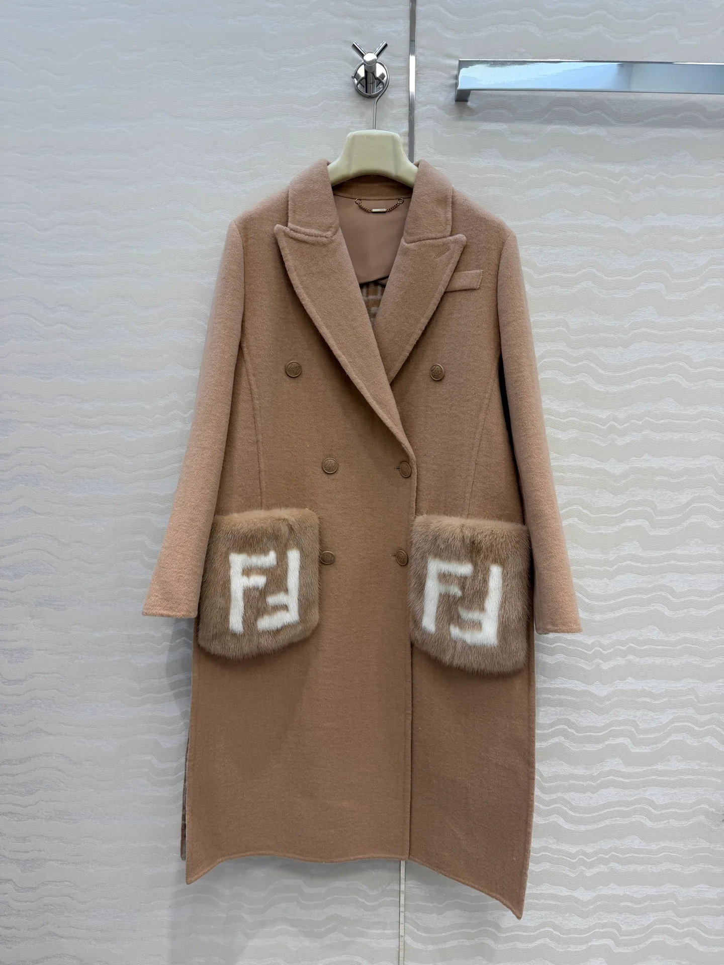 Пальто Женские Fendi 18200678