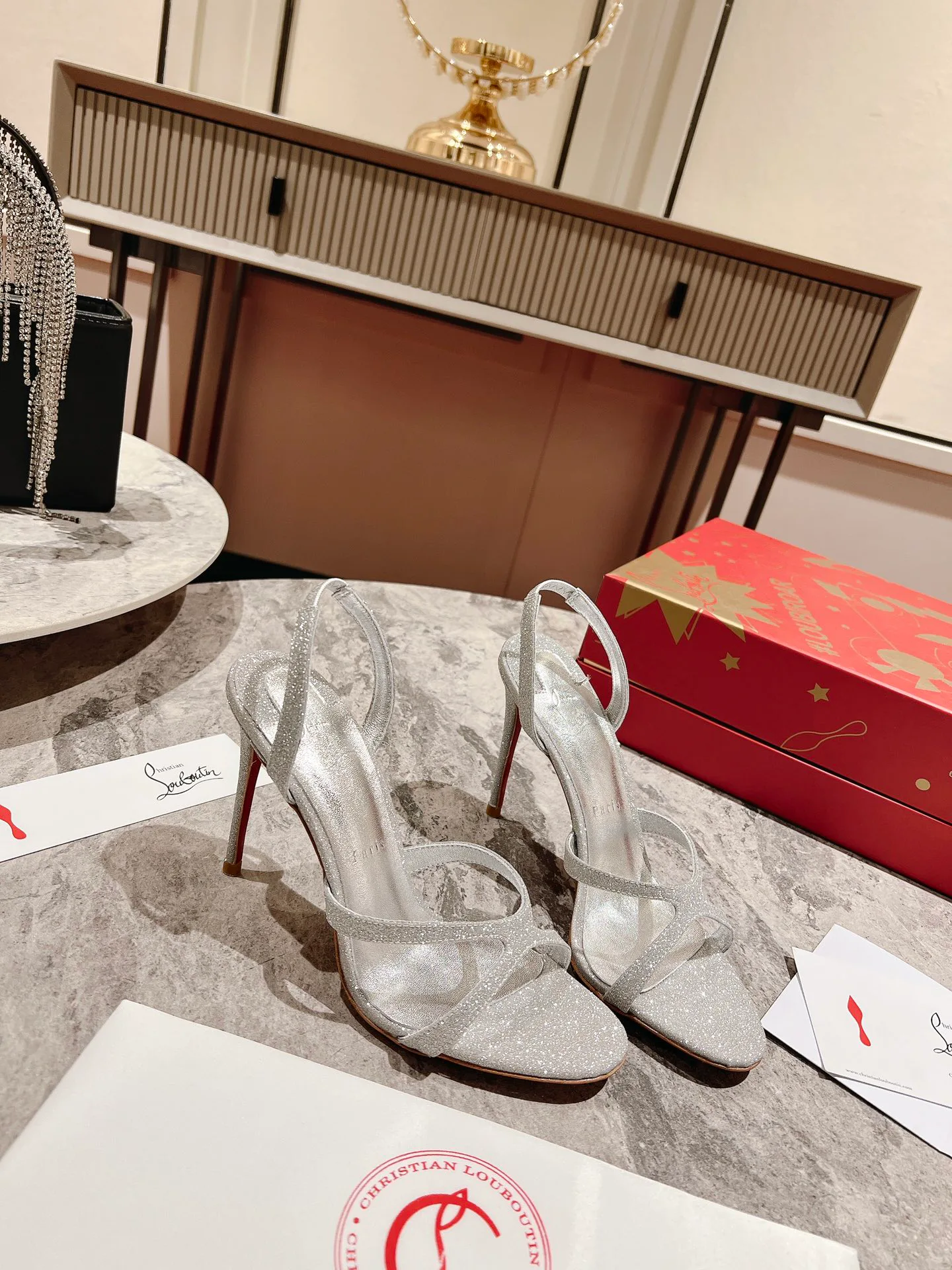 Босоножки Женские Christian Louboutin 14354202