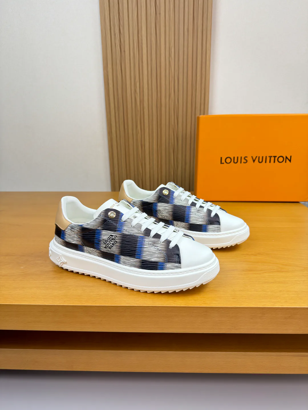 Кроссовки Женские Louis Vuitton 2652655