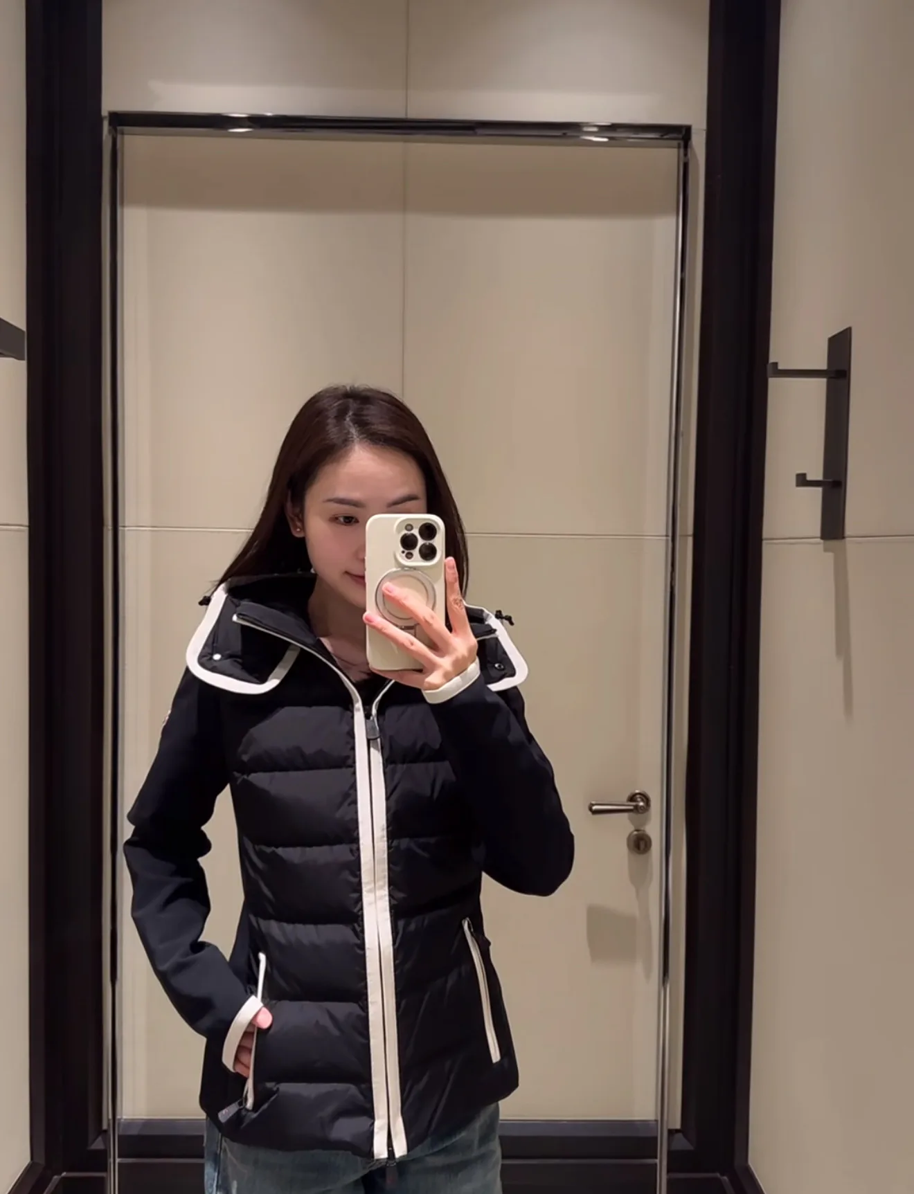 Куртки И Пуховики Женские Moncler 18430829