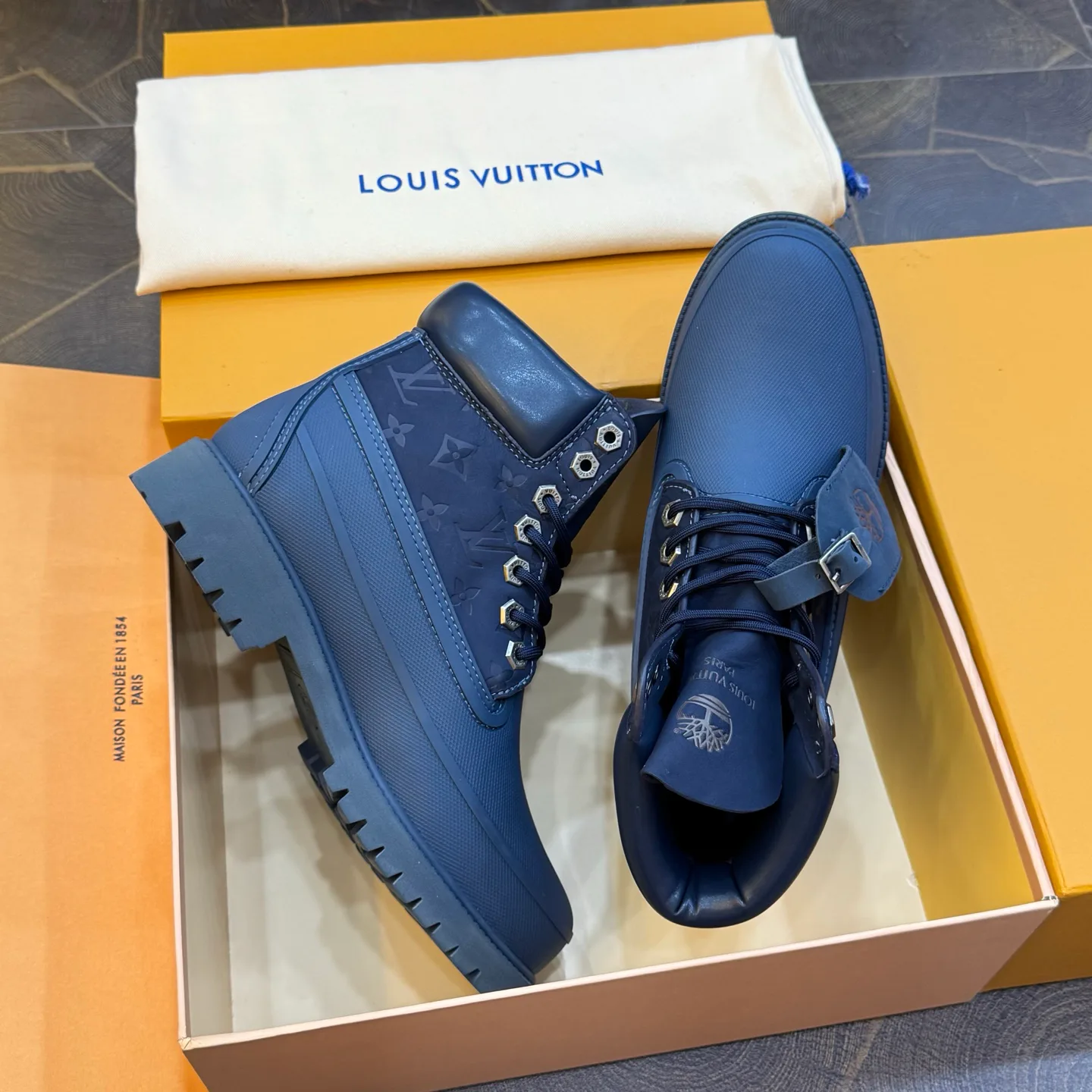 Ботинки Мужские Louis Vuitton 18267074