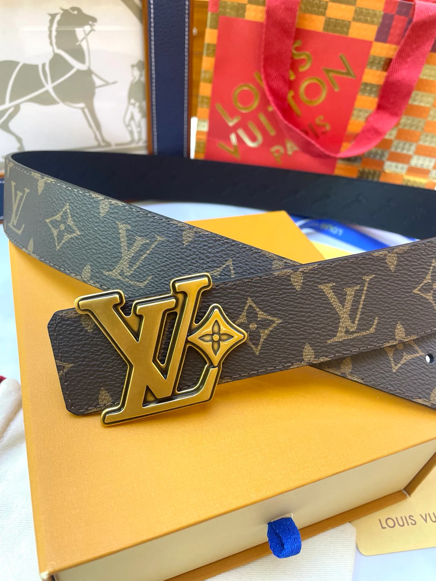 Ремни Louis Vuitton 10010348