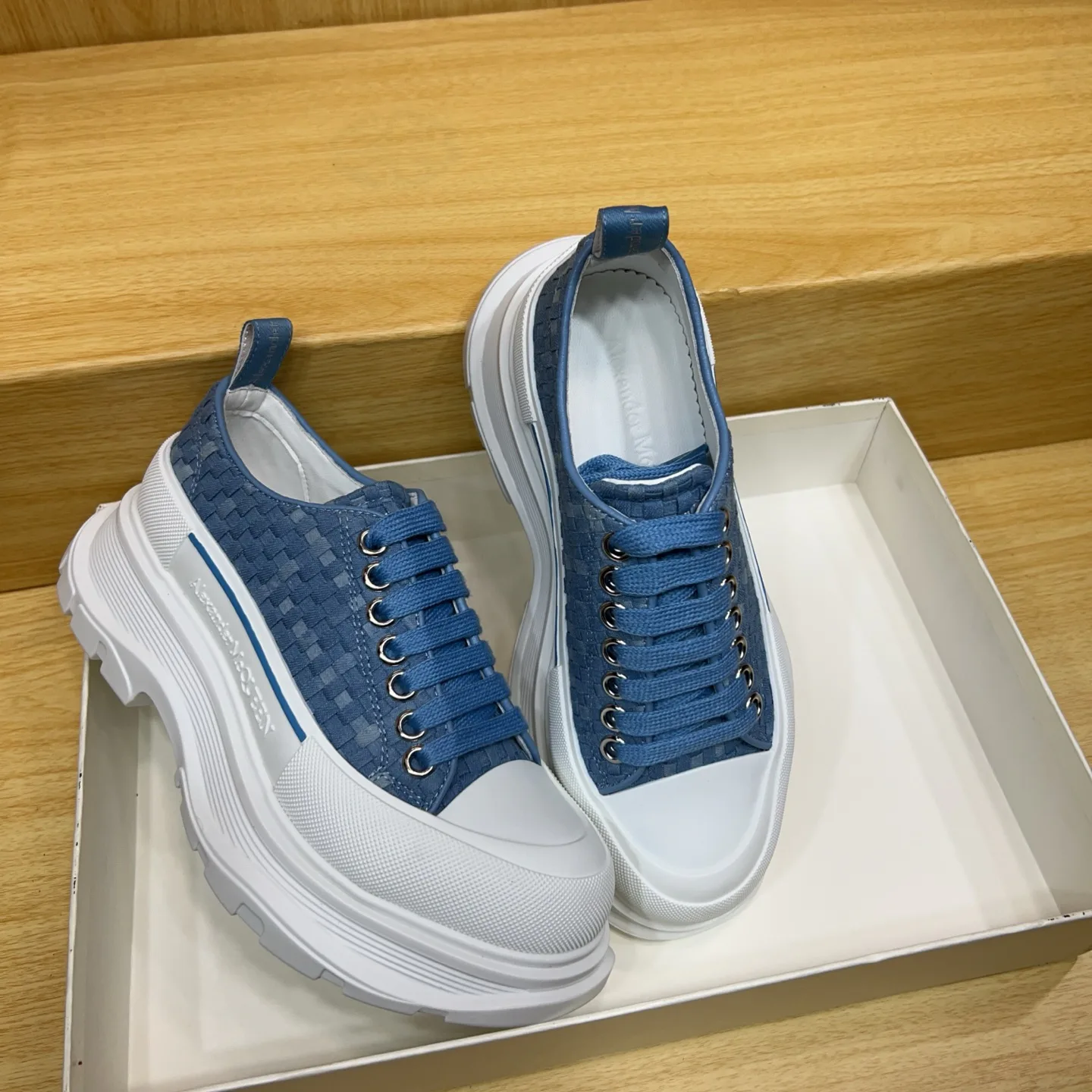 Кроссовки Женские Alexander Mcqueen 17545170
