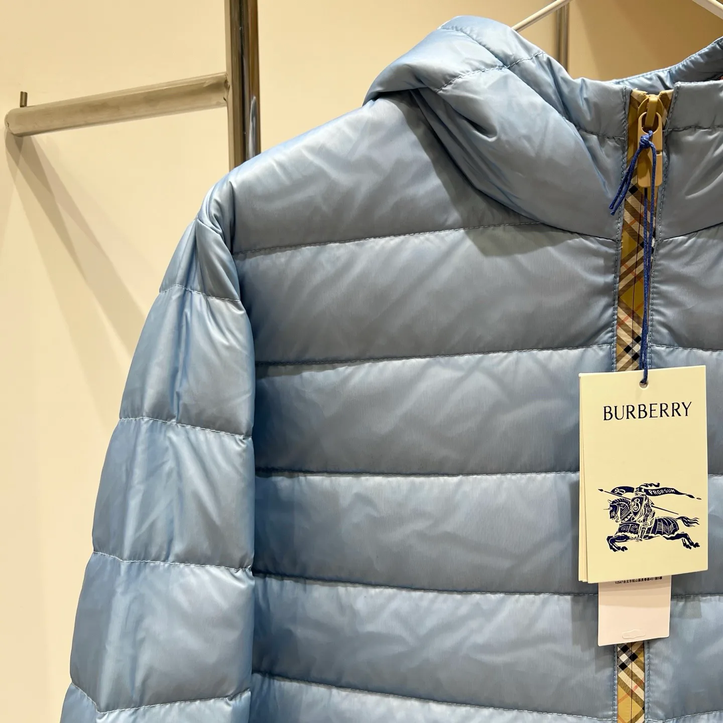Куртки И Пуховики Женские Burberry 18110900