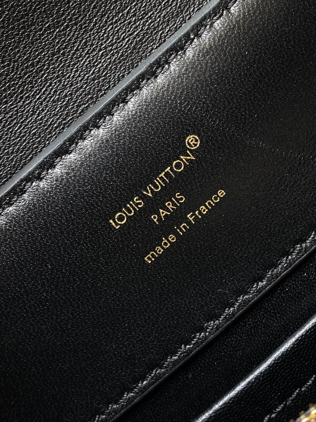 Классические Сумки Женские Louis Vuitton 18019351