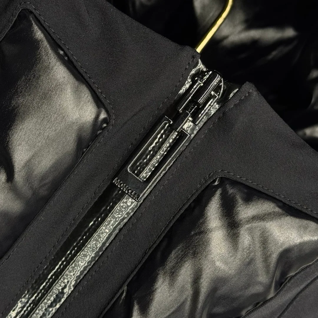 Куртки И Пуховики Мужские Moncler 17418482