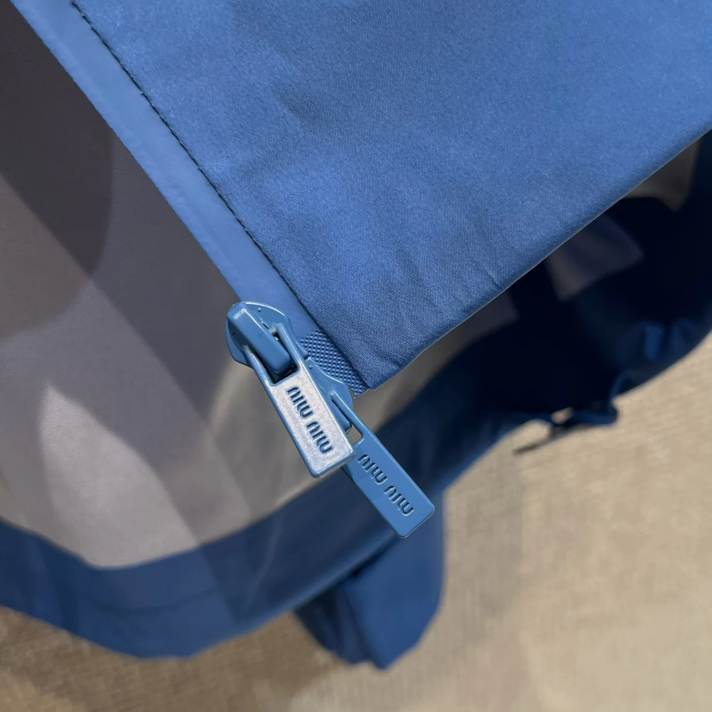 Куртки И Пуховики Женские Miu Miu 10655684