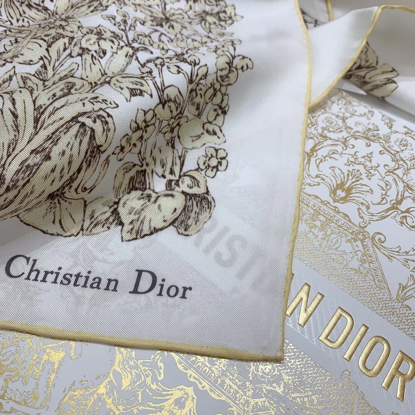Платки Christian Dior 17987094