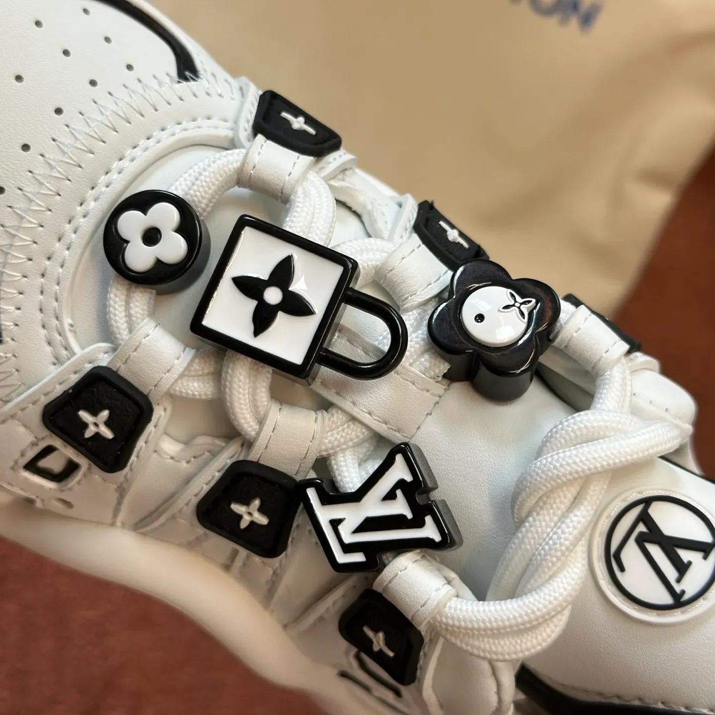 Кроссовки Женские Louis Vuitton 209321