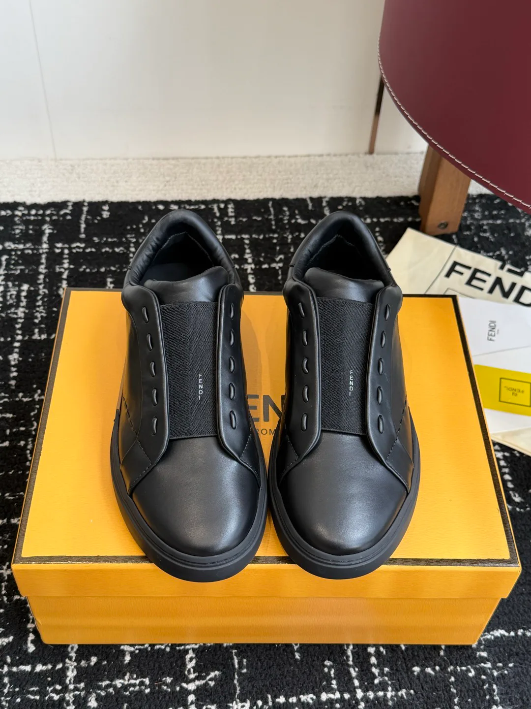 Кроссовки Мужские Fendi 17572227