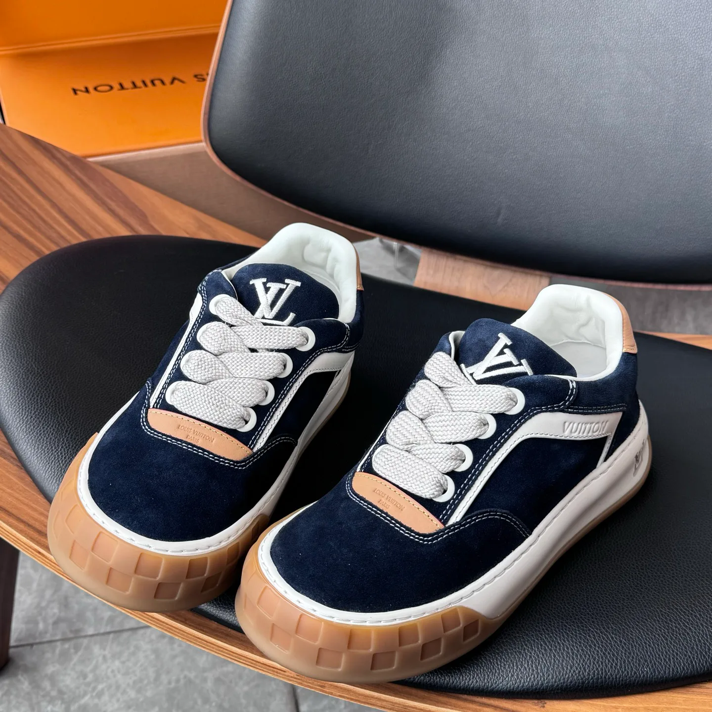 Кроссовки Мужские Louis Vuitton 12629855