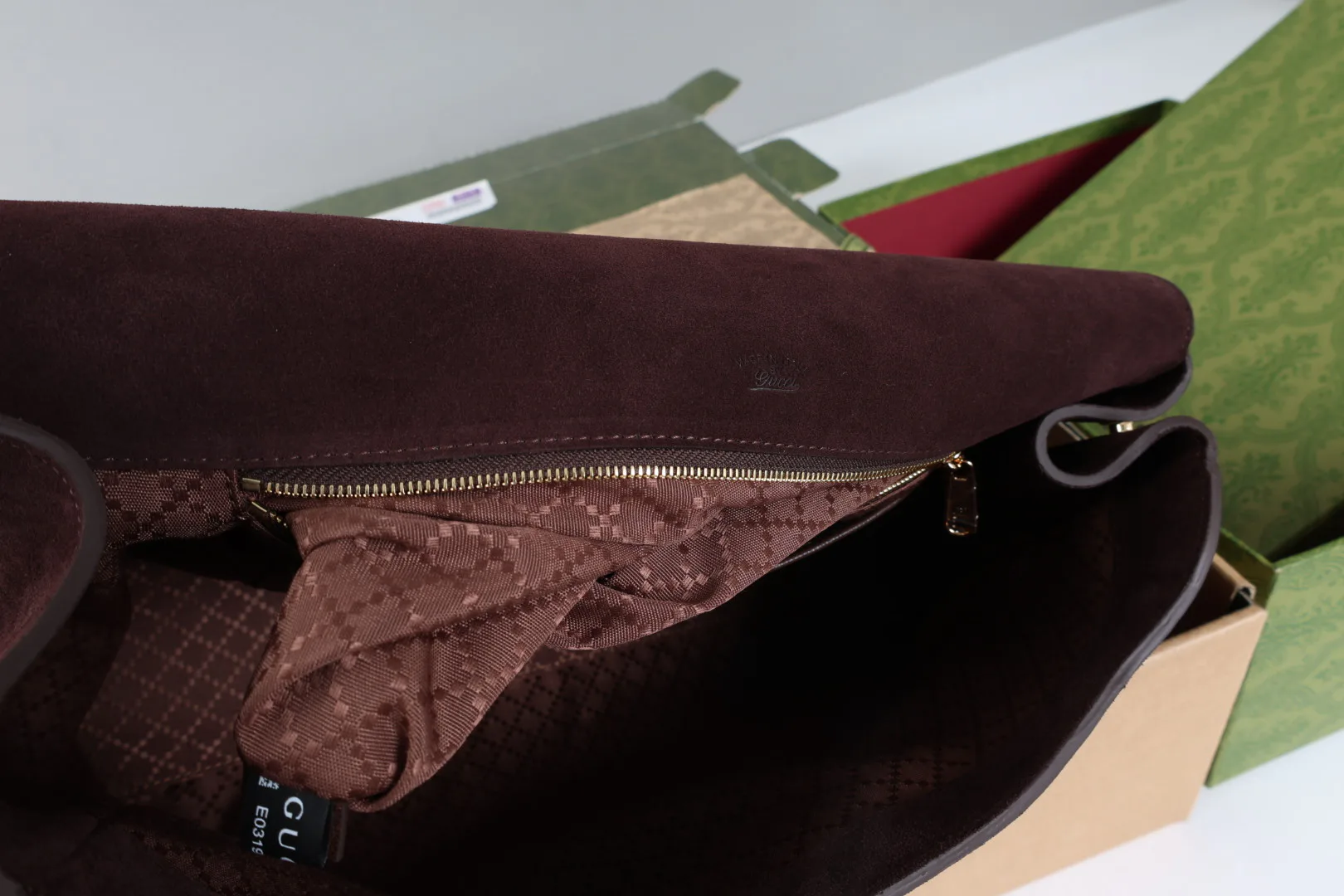 Классические Сумки Женские Gucci 18250560