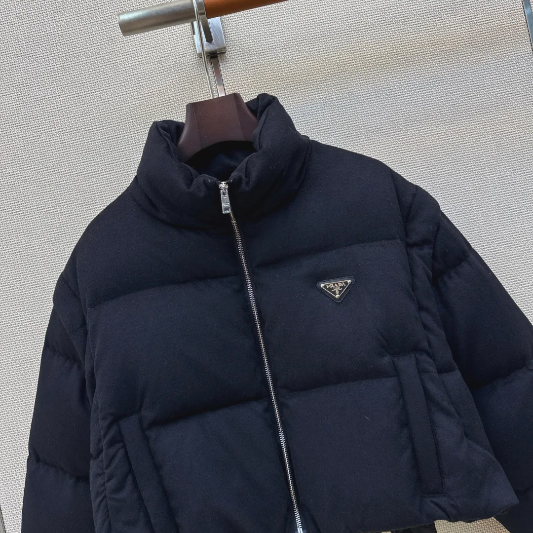 Куртки И Пуховики Женские Prada 18882457