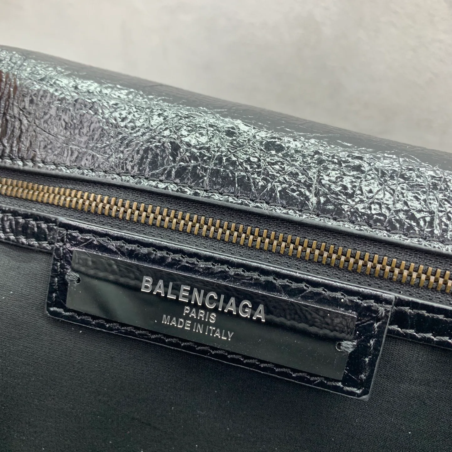 Сумки На Ремне Женские Balenciaga 18205669