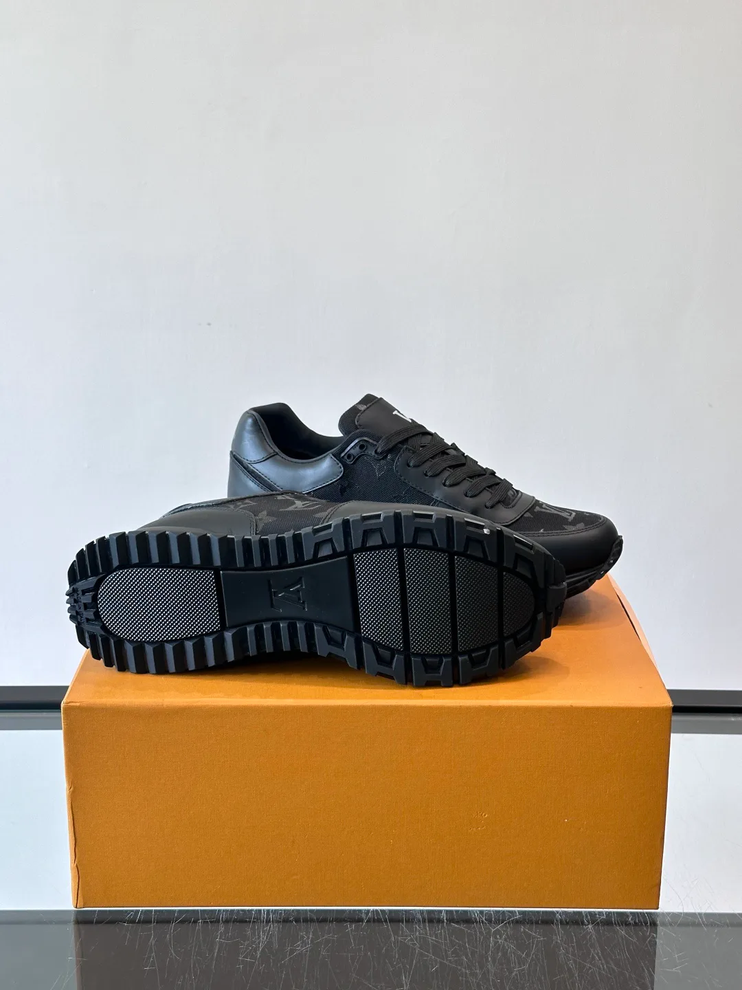 Кроссовки Мужские Louis Vuitton 1269658