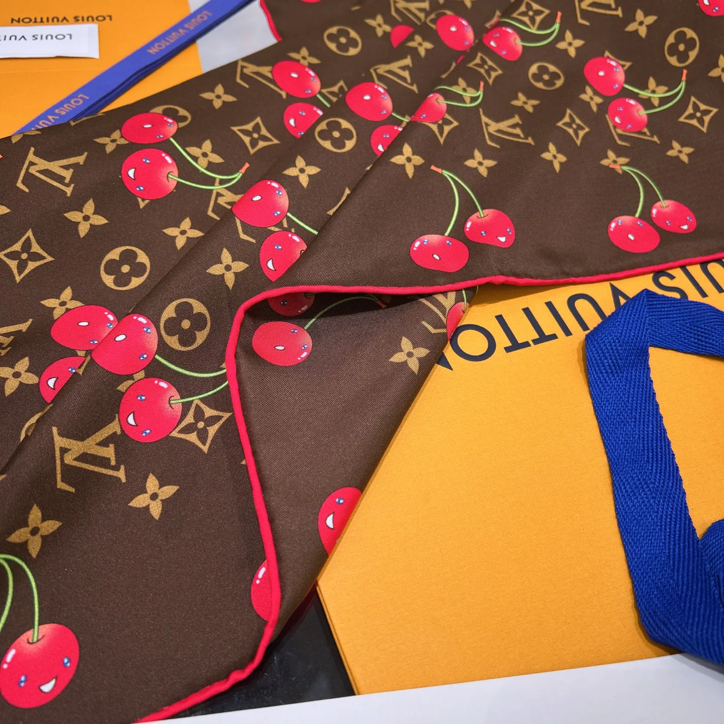 Шарфы Louis Vuitton 589917
