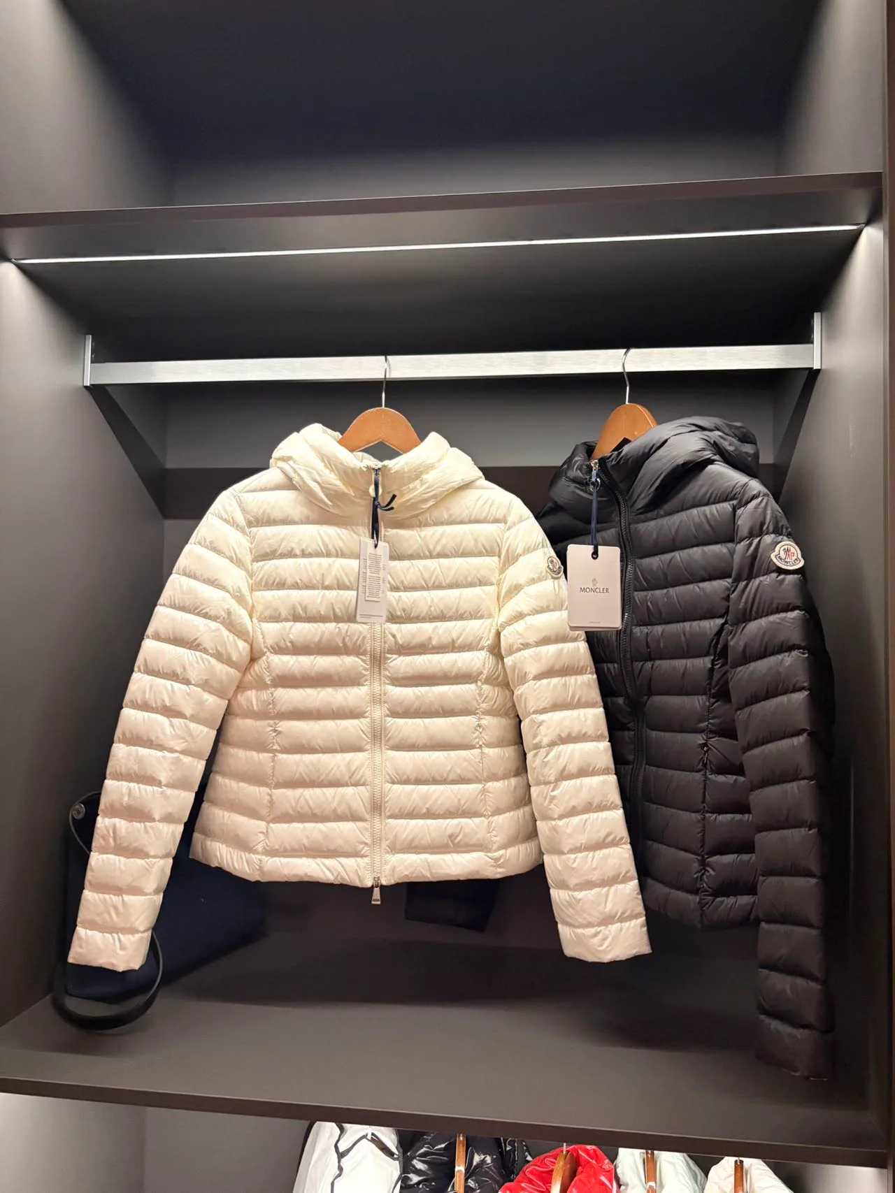 Куртки И Пуховики Женские Moncler 18562760