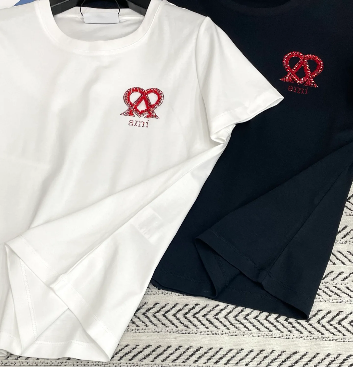 Футболки Женские Ami Paris 4689456