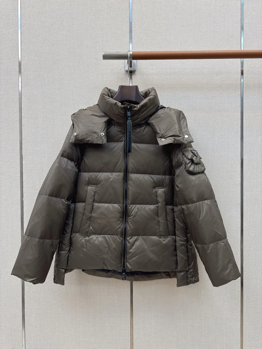 Куртки И Пуховики Женские Prada 18438386