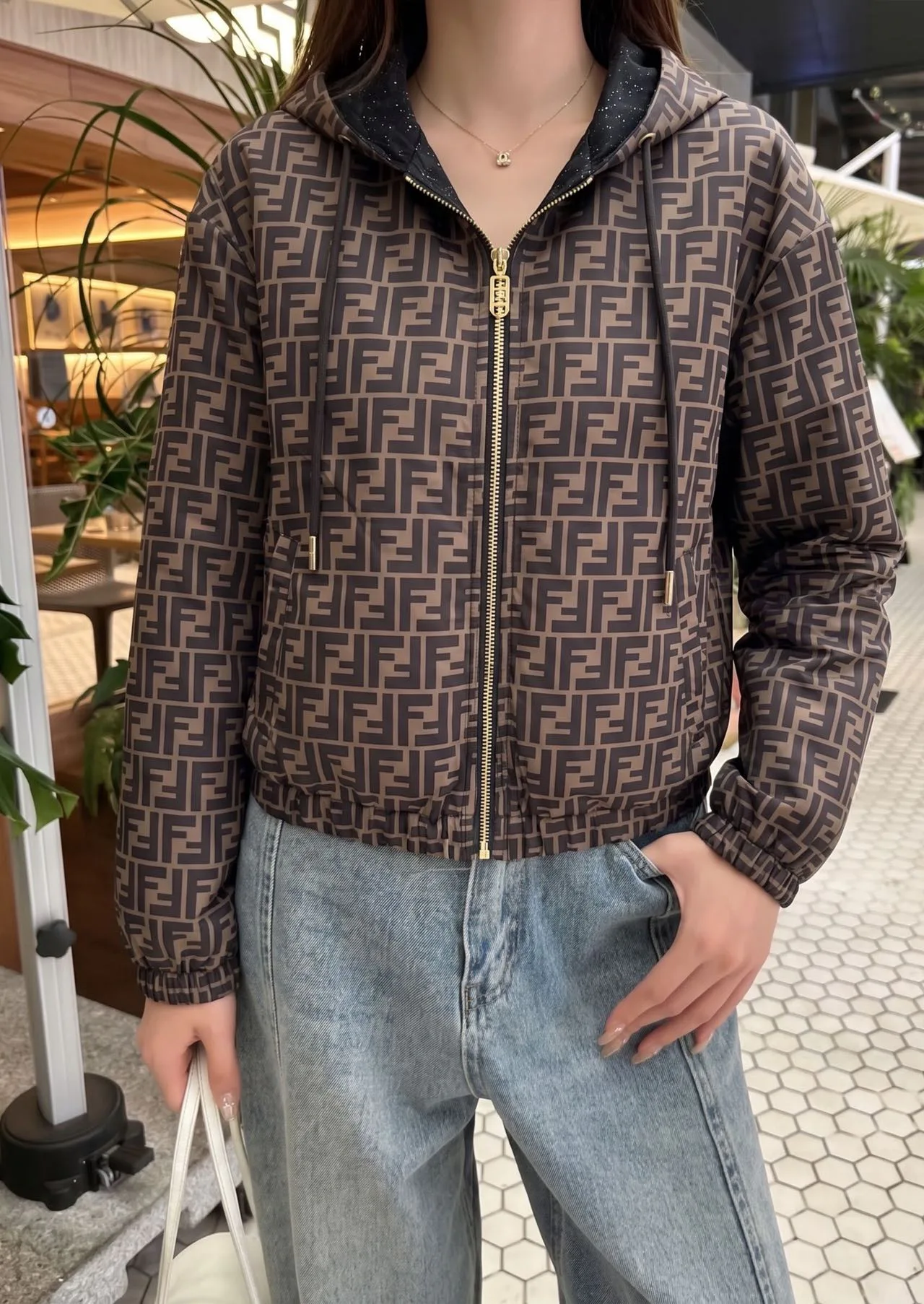Куртки И Пуховики Женские Fendi 19293290